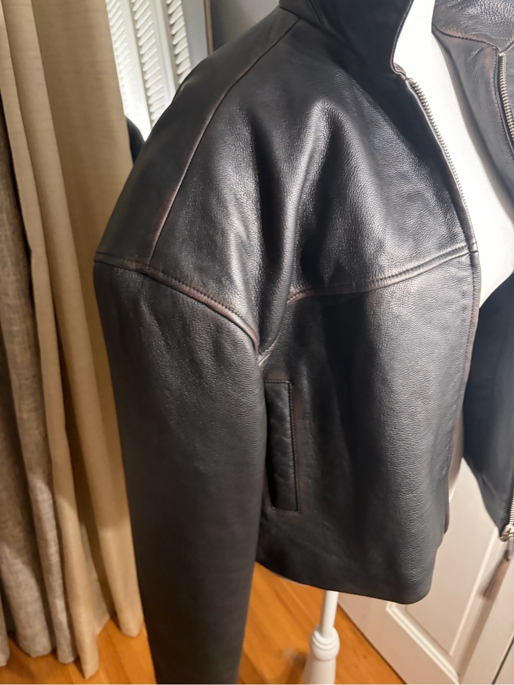 Helsa Oversized Brown Leather Bomber Jacket - Picture 5 of 12